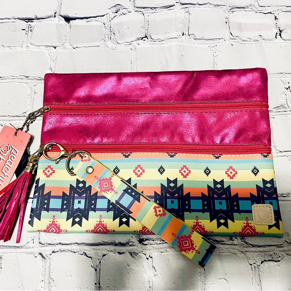 ✨BRAND NEW SOUTHWESTERN AZTEC PRINT MULTICOLORED MAKEUP BAG + WRIST STRAP!